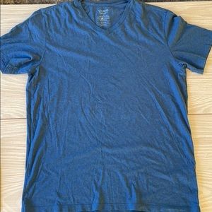 Vince Men’s V Neck Size Medium